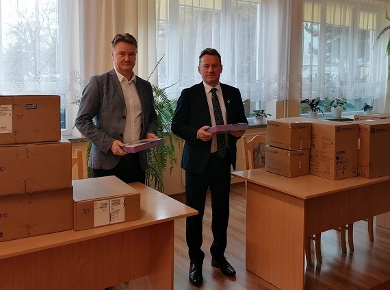 Gmina Górzno otrzymała sprzęt elektroniczny - Zdjęcie główne