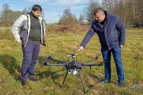 W gminie Łaskarzew dronem kontrolują mieszkańców - Zdjęcie główne