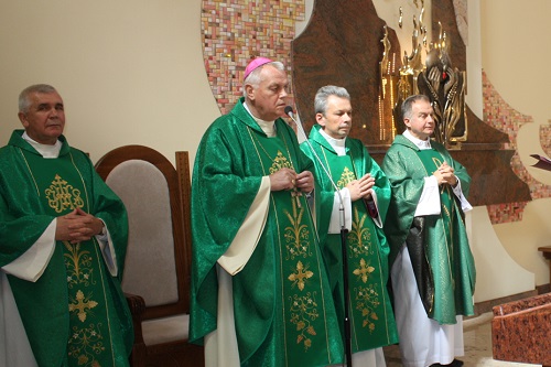 Jedni odchodzą, inni rozpoczynają posługę w naszych parafiach - Zdjęcie główne