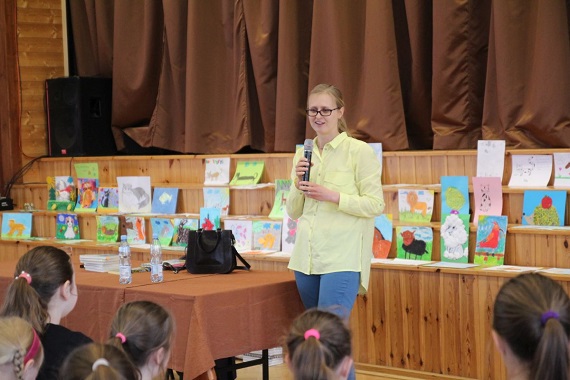 Pisarka Aniela Cholewińska-Szkolik z wizytą w Żelechowie - Zdjęcie główne