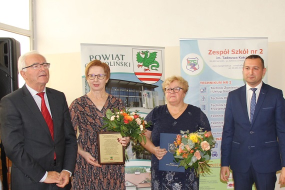 Izabela Odziemczyk-Dadas pierwszym honorowym profesorem oświaty - Zdjęcie główne