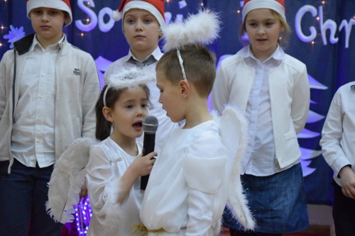 Jasełka uczniów Kuźni Talentów niosą uśmiechy także podopiecznym ośrodka Ostrowia II - Zdjęcie główne