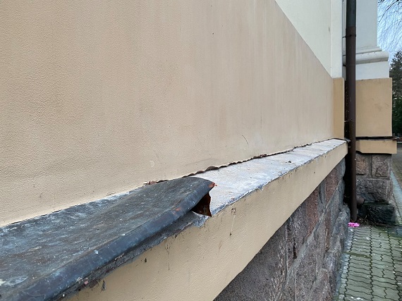 Ukradł miedzianą blachę z elewacji kolegiaty - Zdjęcie główne