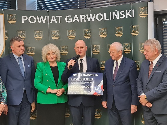 10,5 miliona dla gminy Garwolin na drogi i infrastrukturę sportową - Zdjęcie główne