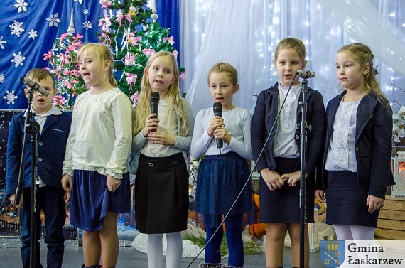 VII Parafialny Przegląd Kolęd i Pastorałek w Zespole Szkół w Starym Pilczynie - Zdjęcie główne