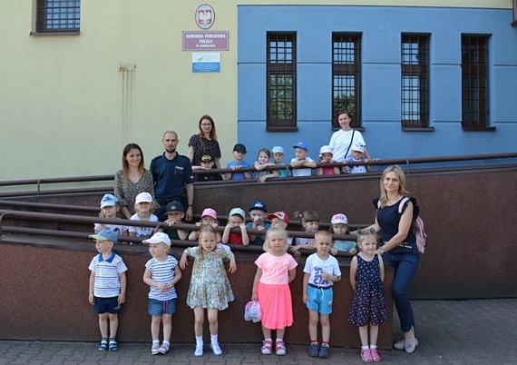 Leśne Skrzaty odwiedziły policjantów - Zdjęcie główne