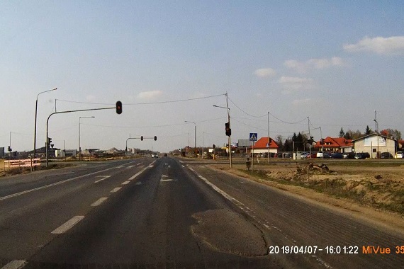 Chaos na skrzyżowaniu w Lipówkach - Zdjęcie główne
