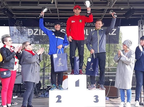 Łukasz Świesiulski drugi w warszawskim VII Biegu Flagi - Zdjęcie główne