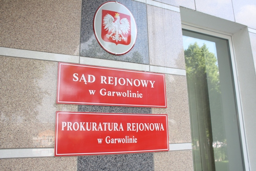 19 maja kolejna rozprawa przeciwko policjantce podejrzanej o kradzież - Zdjęcie główne