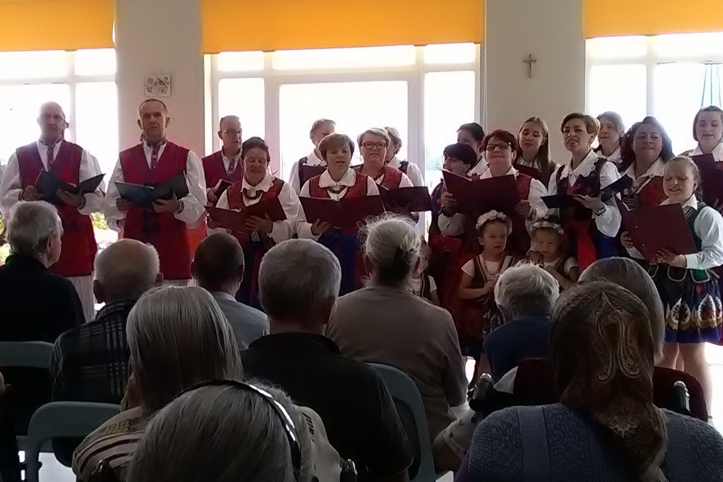 Ośrodek Medi-system Ostrowia dziękuje Zespołowi Ludowemu z Gończyc - Zdjęcie główne