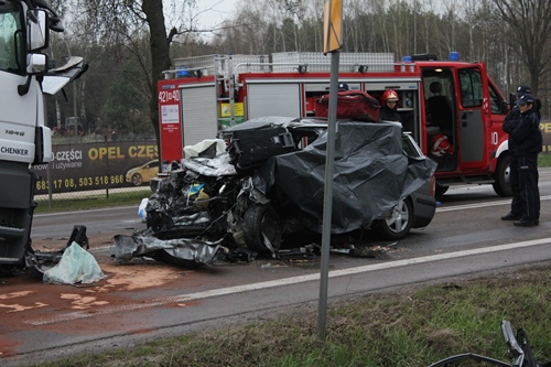 Cztery osoby zginęły w wypadku na DK 17 - Zdjęcie główne