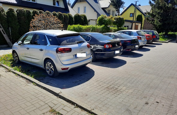 Za złotówkę miesiecznie wynajmowali teren przy UM. Za pozostałe miesiące nie zapłacili - Zdjęcie główne