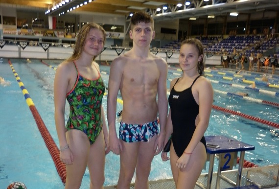 Dobry start 15- latków z UKS Delfin Garwolin na koniec roku kalendarzowego ! - Zdjęcie główne