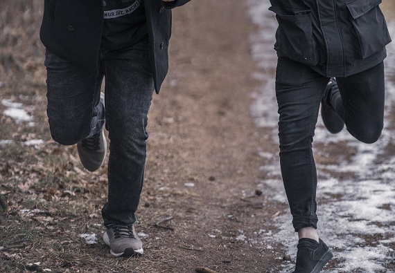 Sprawca kolizji zatrzymany po pościgu - Zdjęcie główne