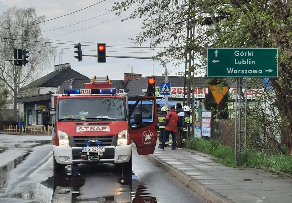 Kolizja na Wiejskiej. Kierowcy napotkali utrudnienia - Zdjęcie główne