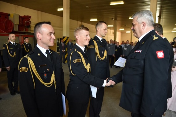 Otrzymali awanse na Dzień Strażaka - Zdjęcie główne