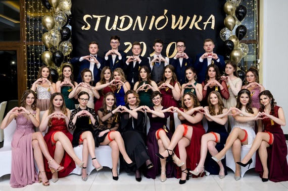 Nowe zdjęcia ze studniówki uczniów I LO w Garwolinie - Zdjęcie główne