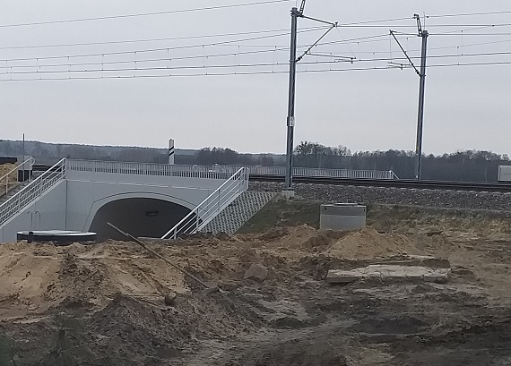 Przez prace budowlane jeżdżą zamiast kilka, kilkanaście kilometrów - Zdjęcie główne