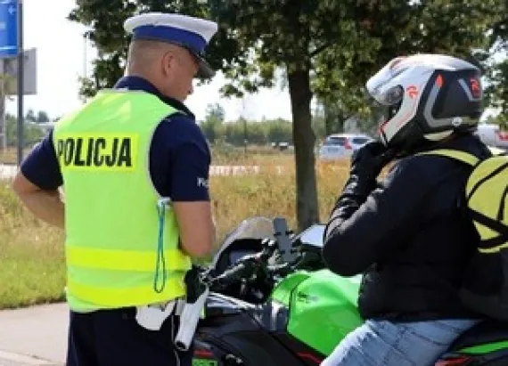 Kierował motorowerem mimo zakazu. Dodatkowo był nietrzeźwy i miał przy sobie narkotyki - Zdjęcie główne