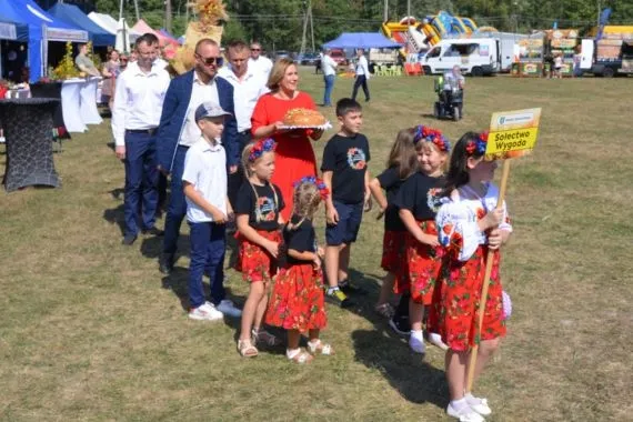 Dziękowali za plony na ludowo - Zdjęcie główne