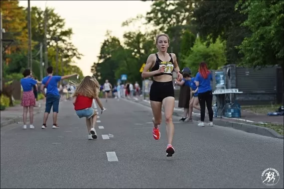 Emilia Mazek czwarta w 44. Maratonie Warszawskim! - Zdjęcie główne