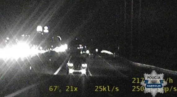 Pędził 215km/h mając dzieci w aucie. 36-latka złapali policjanci garwolińskiej grupy Speed - Zdjęcie główne