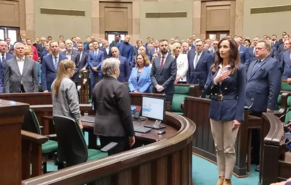 Iwona Kurowska ślubowała dziś w Sejmie - Zdjęcie główne