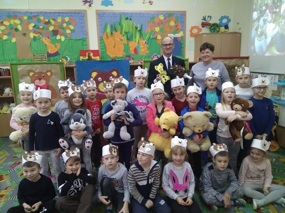 Akcja Mały miś w świecie wielkiej literatury w przedszkolu w Borowiu - Zdjęcie główne