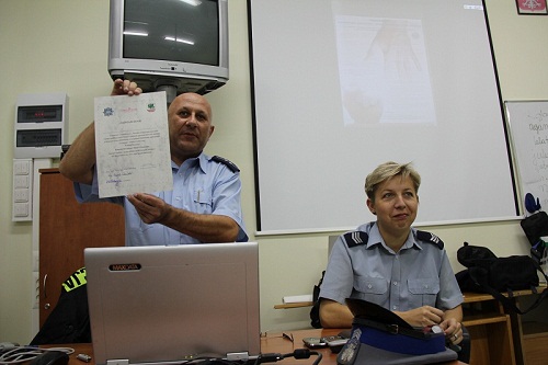 Dyrektorze, zgłoś pedagogów na szkolenie z policją - Zdjęcie główne