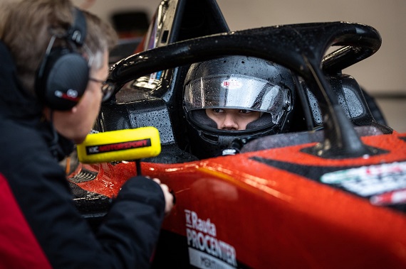 Piotr Wiśnicki na testach w F3 Formula Regional European Championship - Zdjęcie główne