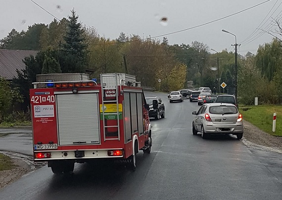 Zdarzenie drogowe w Woli Rębkowsiej. Są utrudnienia  - Zdjęcie główne