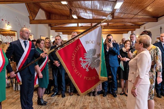 SP w Woli Żelechowskiej otrzymała imię i sztandar - Zdjęcie główne