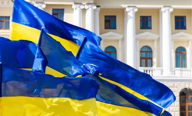 Lublin: Miasto solidaryzuje się z Ukrainą. Budynki rozświetlą się w żółto-niebieskich barwach - Zdjęcie główne