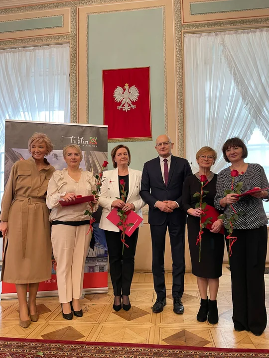 Lublin: Prezydent miasta odznaczył panie z okazji Dnia Kobiet - Zdjęcie główne