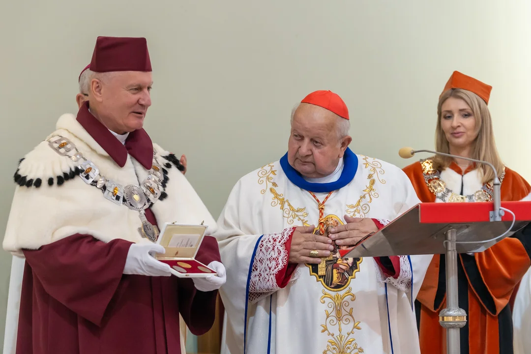 Lublin: Kardynał Dziwisz został Profesorem Honorowym KUL - Zdjęcie główne