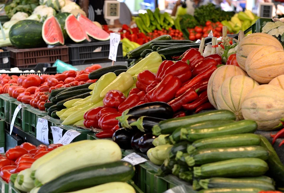 Sezon na warzywa i owoce w pełni. Spadki cen na targowiskach - Zdjęcie główne