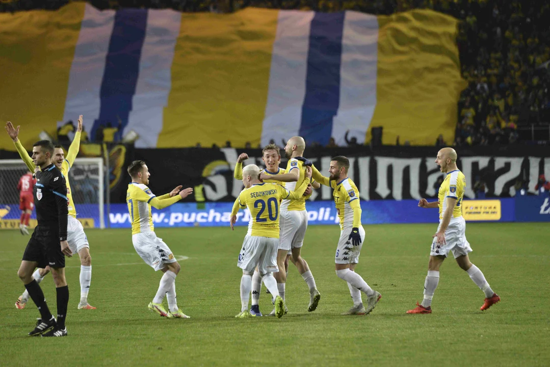 pietnascie tysiecy kibicow na arenie lublin zdjecia z meczu motor lublin legia warszawa lublin24 pl najszybszy portal w miescie