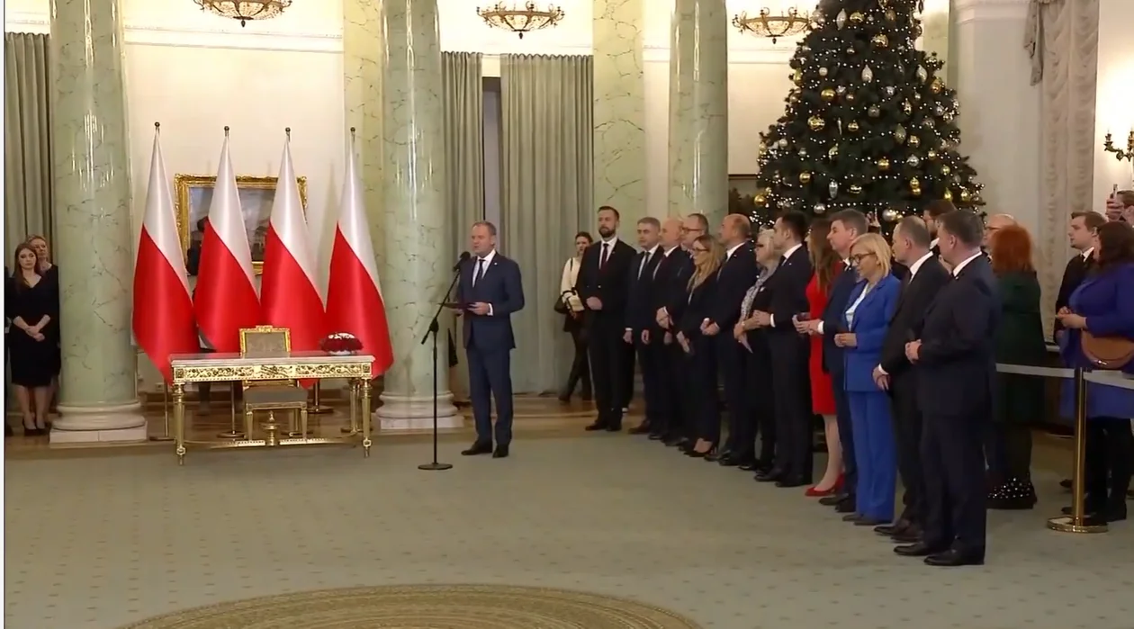 Premier Donald Tusk i jego rząd już zaprzysiężony. Prezydent Andrzej Duda: To bardzo ważny moment dla Rzeczypospolitej - Zdjęcie główne