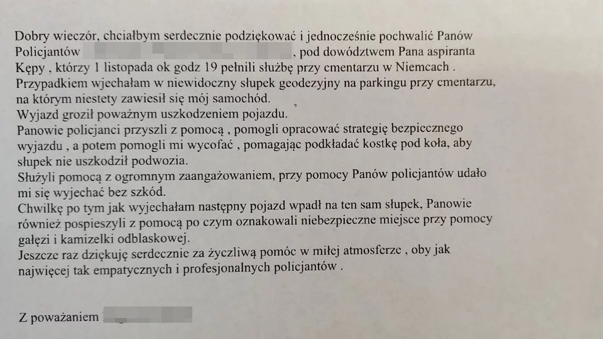 Powiat lubelski: Wjechała w słupek pod cmentarzem. Podziękowała policjantom za pomoc - Zdjęcie główne