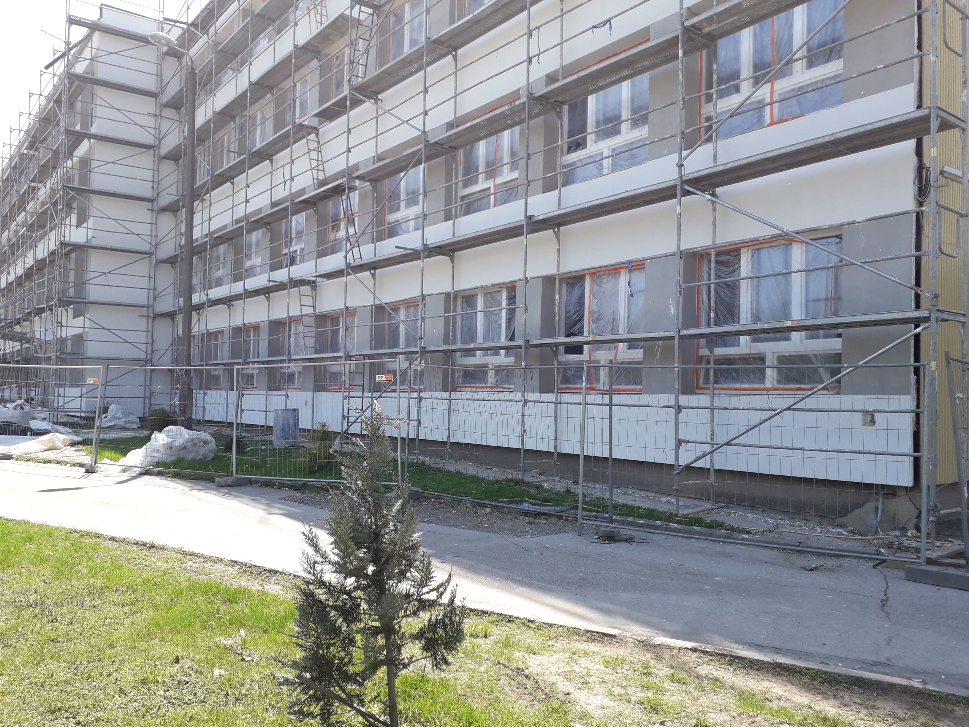 Trwa termondernizacja szkoły i bursy przy ul. Zemborzyckiej w Lublinie - Zdjęcie główne