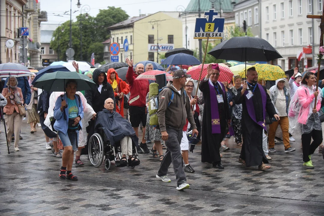 Rozpoczęła się 46. Piesza Pielgrzymka na Jasną Górę [WIDEO] - Zdjęcie główne