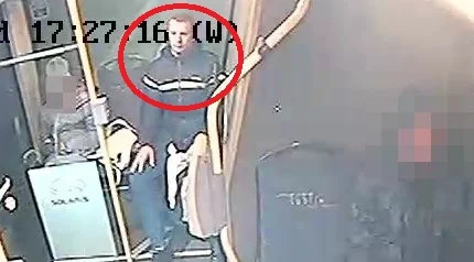 Lublin: Widząc kontrolerów biletów, zniszczył szybę w autobusie - Zdjęcie główne