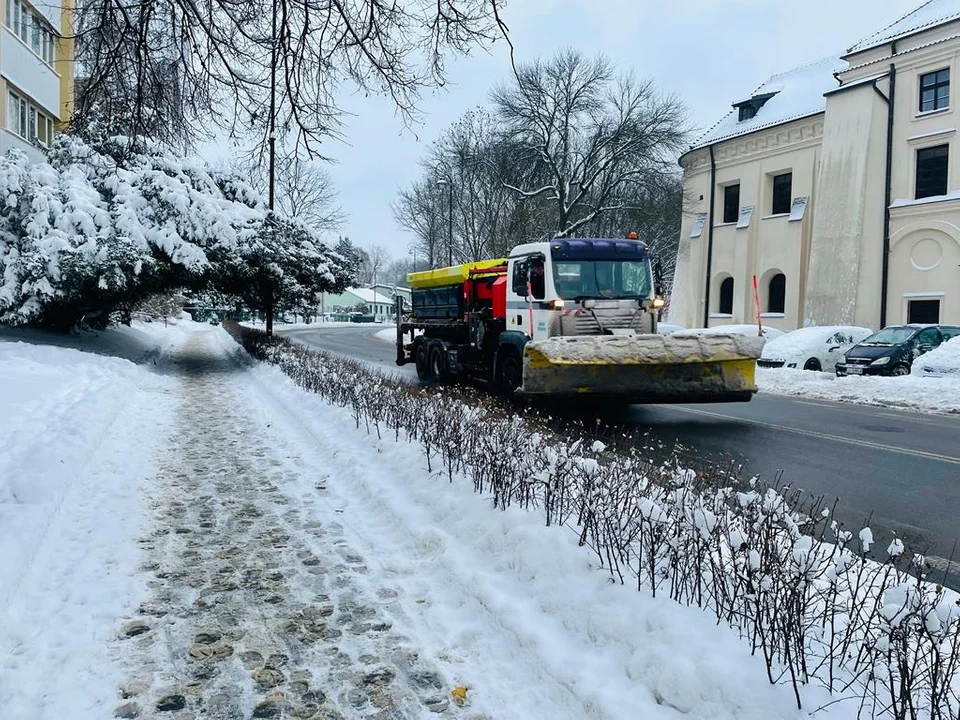 Lublin: Odśnieżanie miasta trwa dalej. Rachunek za takie prace coraz wyższy - Zdjęcie główne