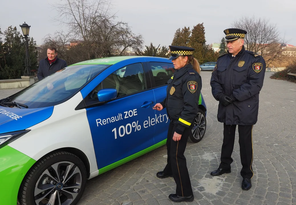 Lublin: Miasto wygrało samochód elektryczny. Przetestują go strażnicy miejscy - Zdjęcie główne