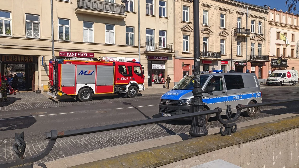 Lublin: W centrum miasta wybuchł pożar. Interweniowały cztery zastępy strażaków - Zdjęcie główne