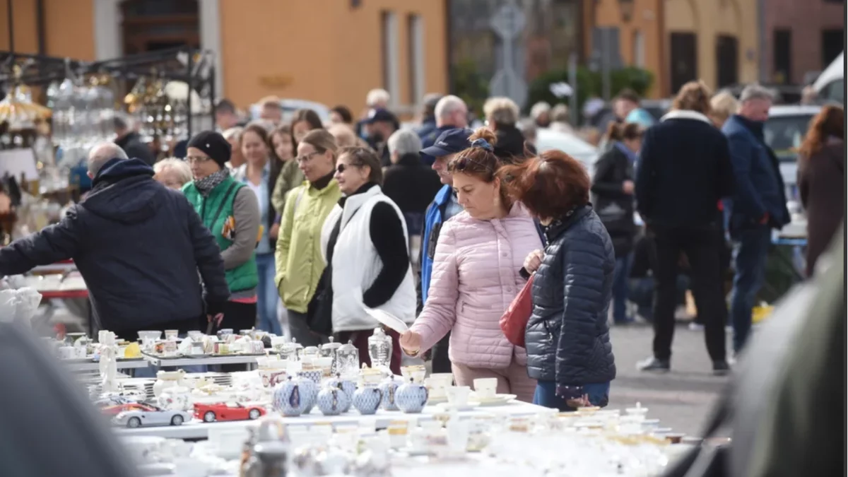 Lubelska Giełda Staroci. Kolekcjonerzy wracają na plac Zamkowy - Zdjęcie główne