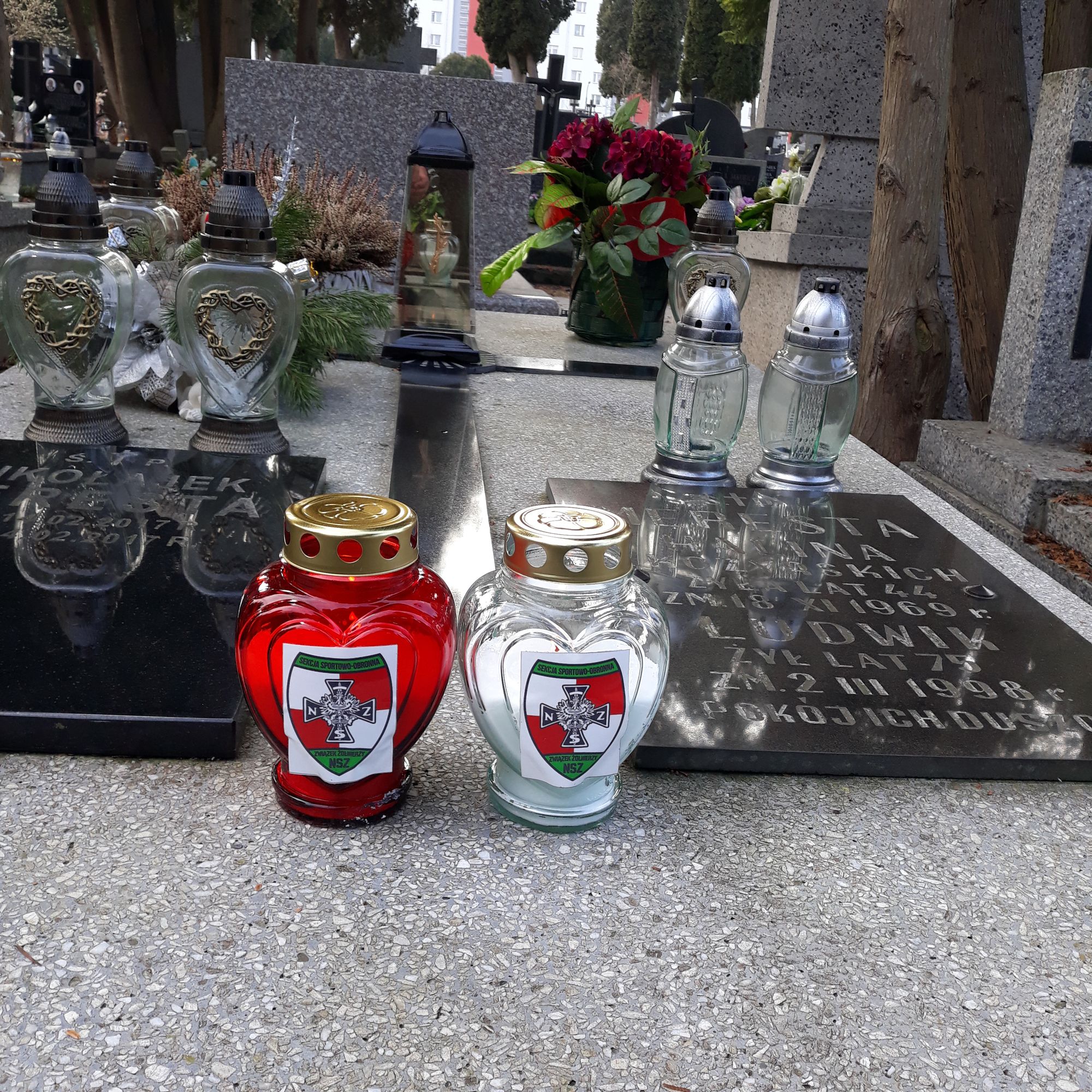 Akcja "Znicz dla Bohatera" w Lublinie. Posprzątano groby i pomniki Żołnierzy Wyklętych - Zdjęcie główne