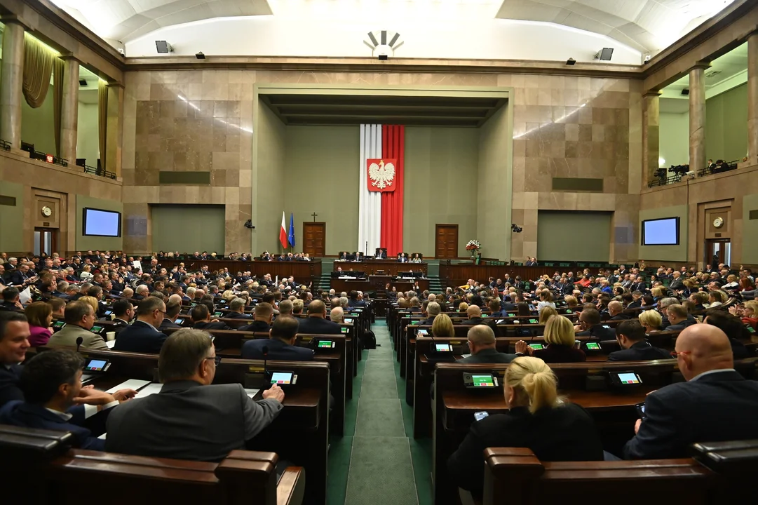 Sejm przyjął budżet państwa. Teraz zajmie się nim Senat - Zdjęcie główne