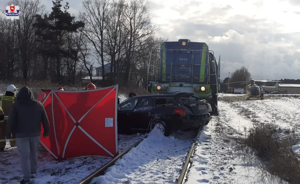 Województwo lubelskie: Tragedia na przejeździe kolejowym. Wjechał pod nadjeżdżającą lokomotywę - Zdjęcie główne