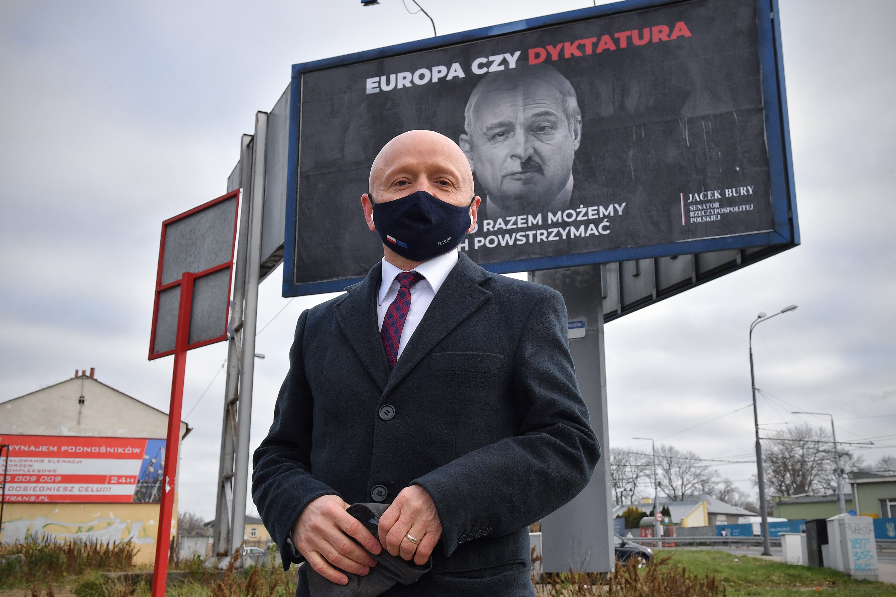 Billboardy z hasłem "Europa czy dyktatura?" w Lublinie. Senator Bury: Nie boję się władzy, która spycha mój kraj w kierunku dyktatury - Zdjęcie główne